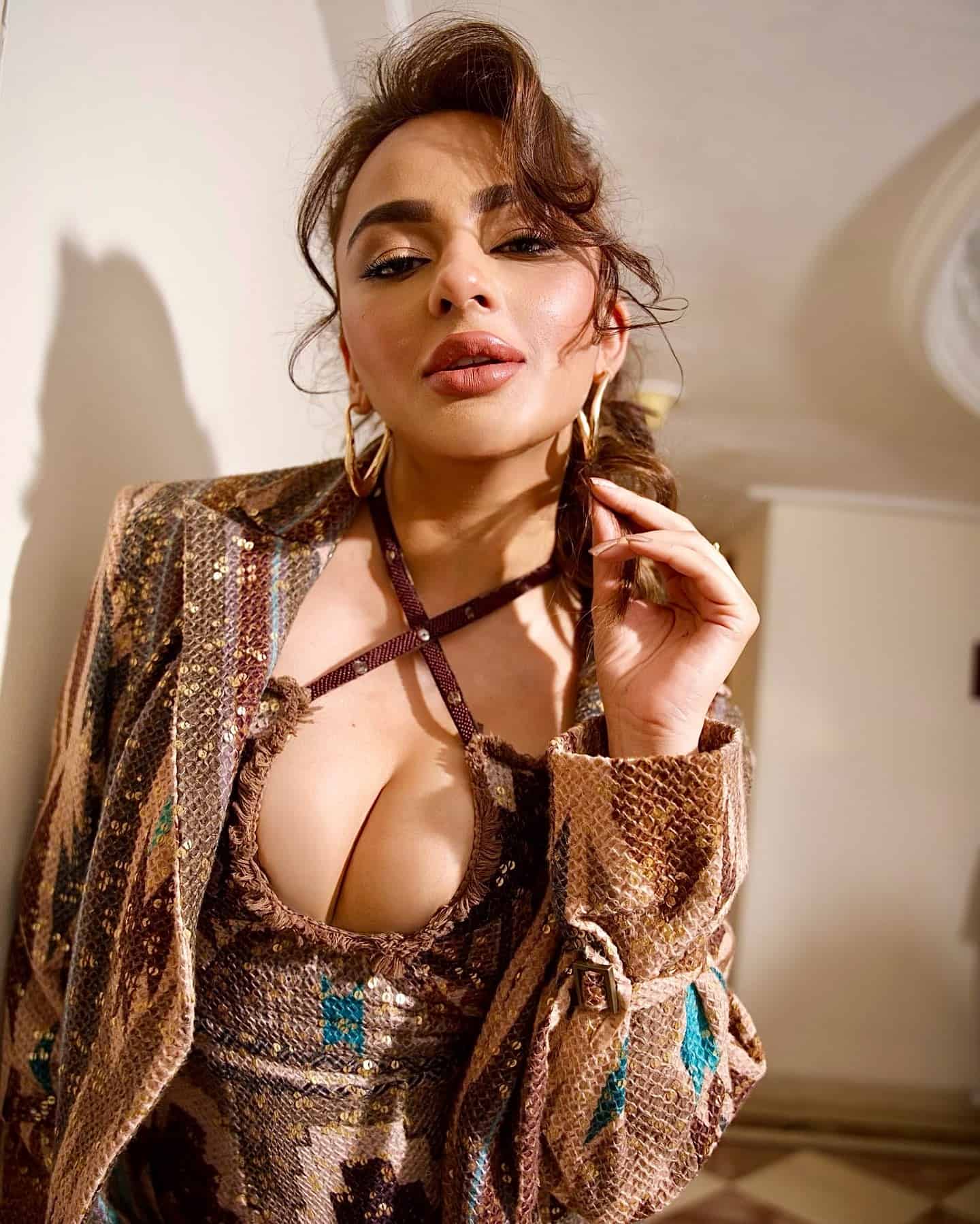 Seerat Kapoor’s Bombshell Aisle Walk Breaks Hearts!