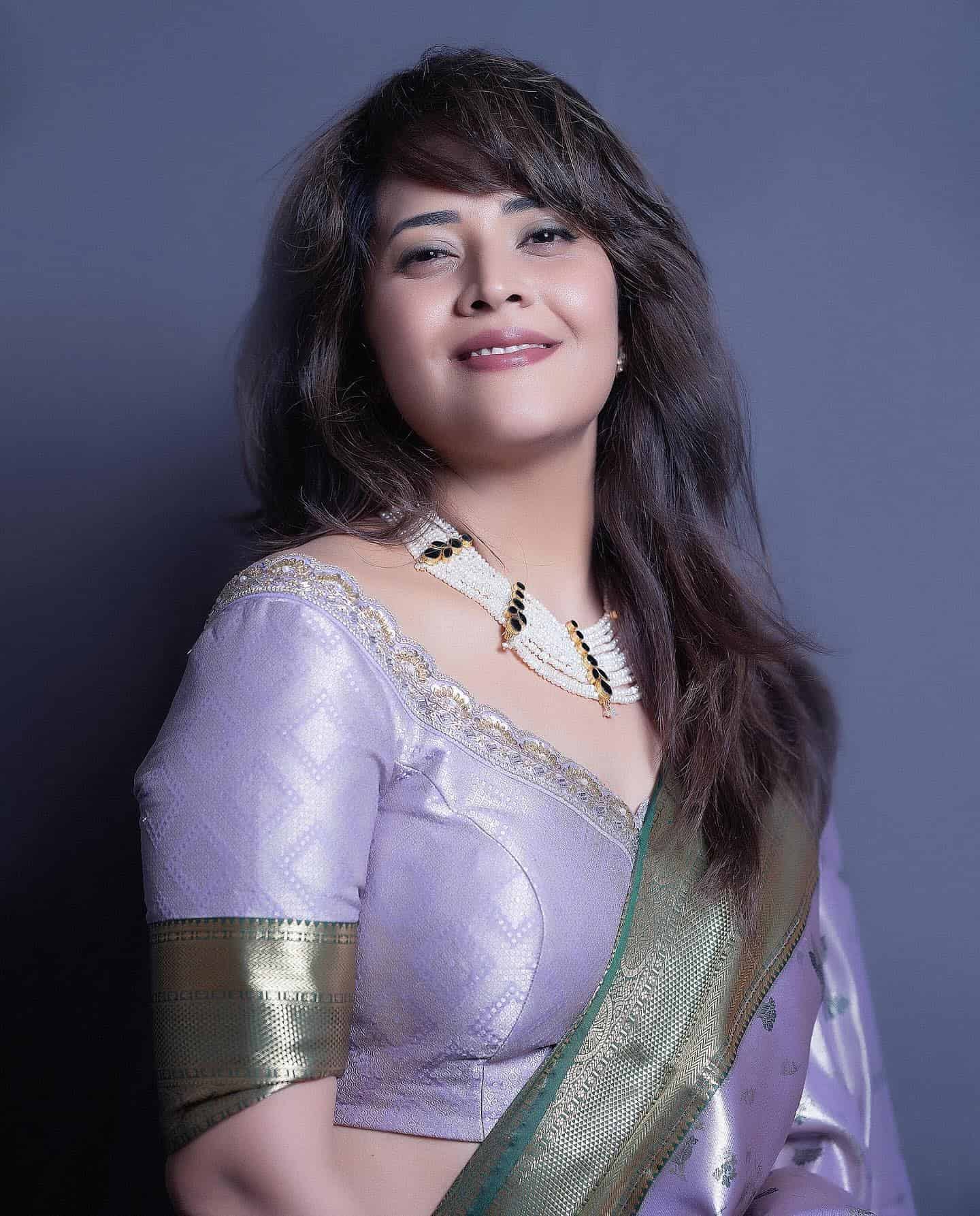 Pearls, Glam, and Purple: Anasuya’s Stunning Look!