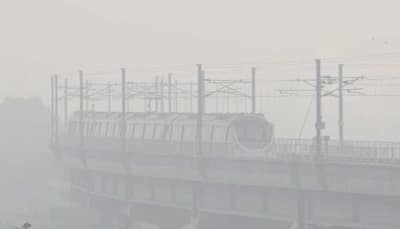 Thick Smog Engulfs In Delhi As Air Quality Deteriorates To 'Very Poor' Level