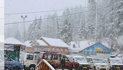 Jammu-Srinagar Highway Closed Due To Heavy Snowfall, Hundreds Of Vehicles Stranded