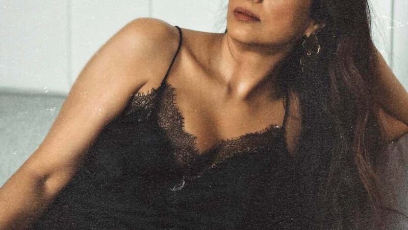 Tabu at 53, Still Stunning – Pics