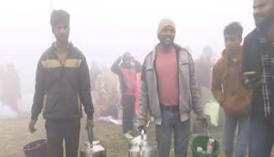 Maha Kumbh 2025: Tea Vendors Flock To Sangam Ghat In Prayagraj Amid Chilly Weather As Over 45 Crore Devotees Gather