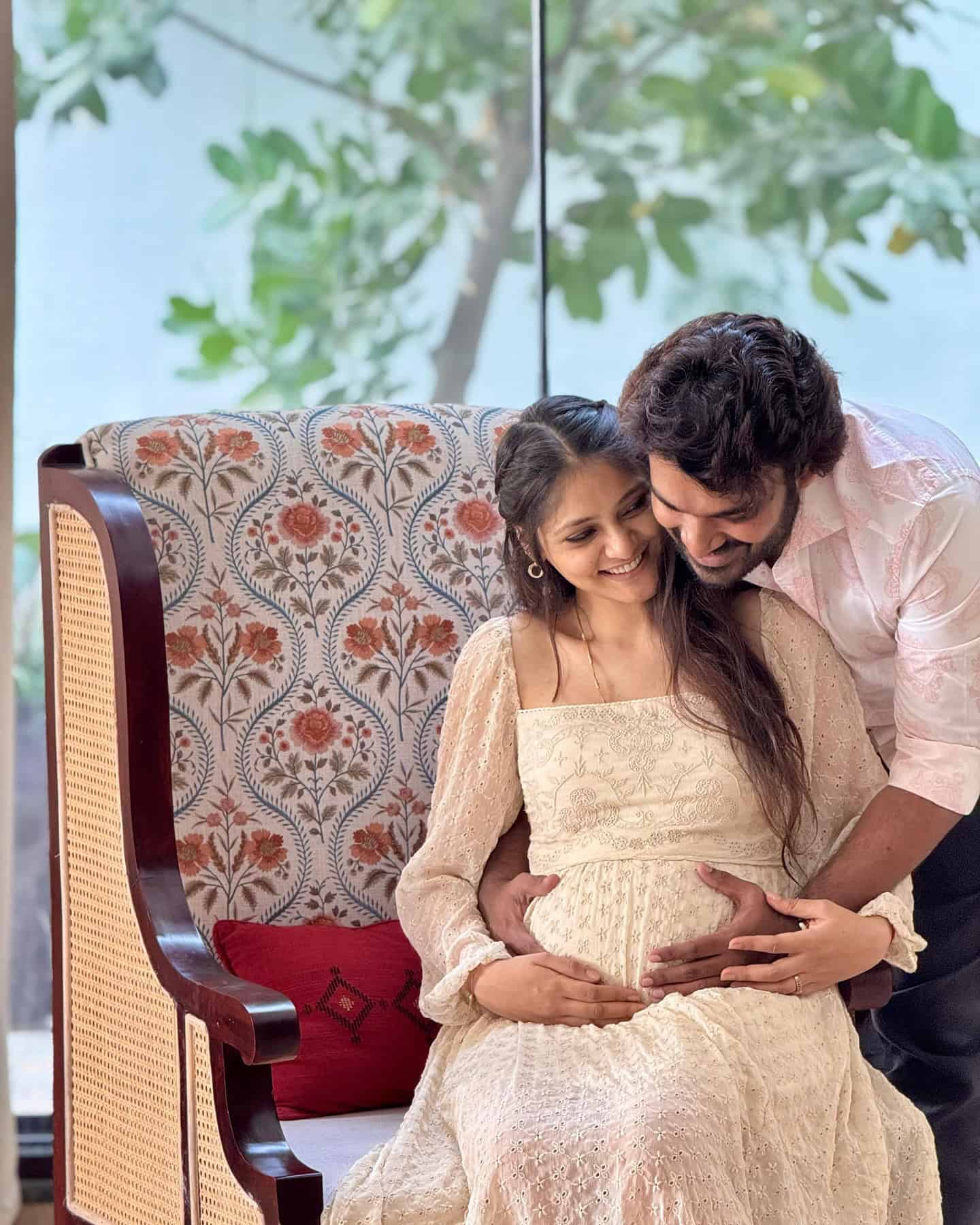 Pic: Kiran Abbavaram & Rahasya’s Baby Bump Glow!