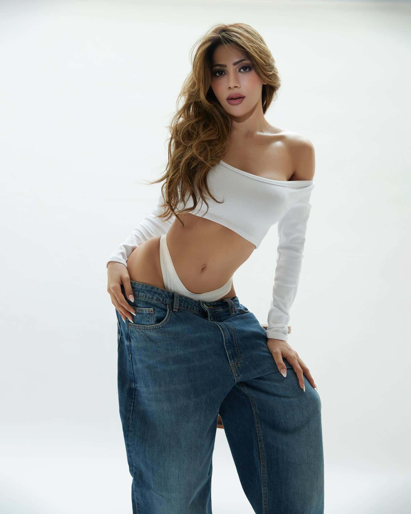 When Nikki Redefines Sexy with Open Jeans!