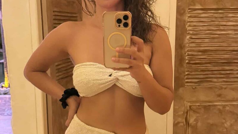 Bathrobe & Bralette? Aisha’s Sizzling Fusion Stuns!