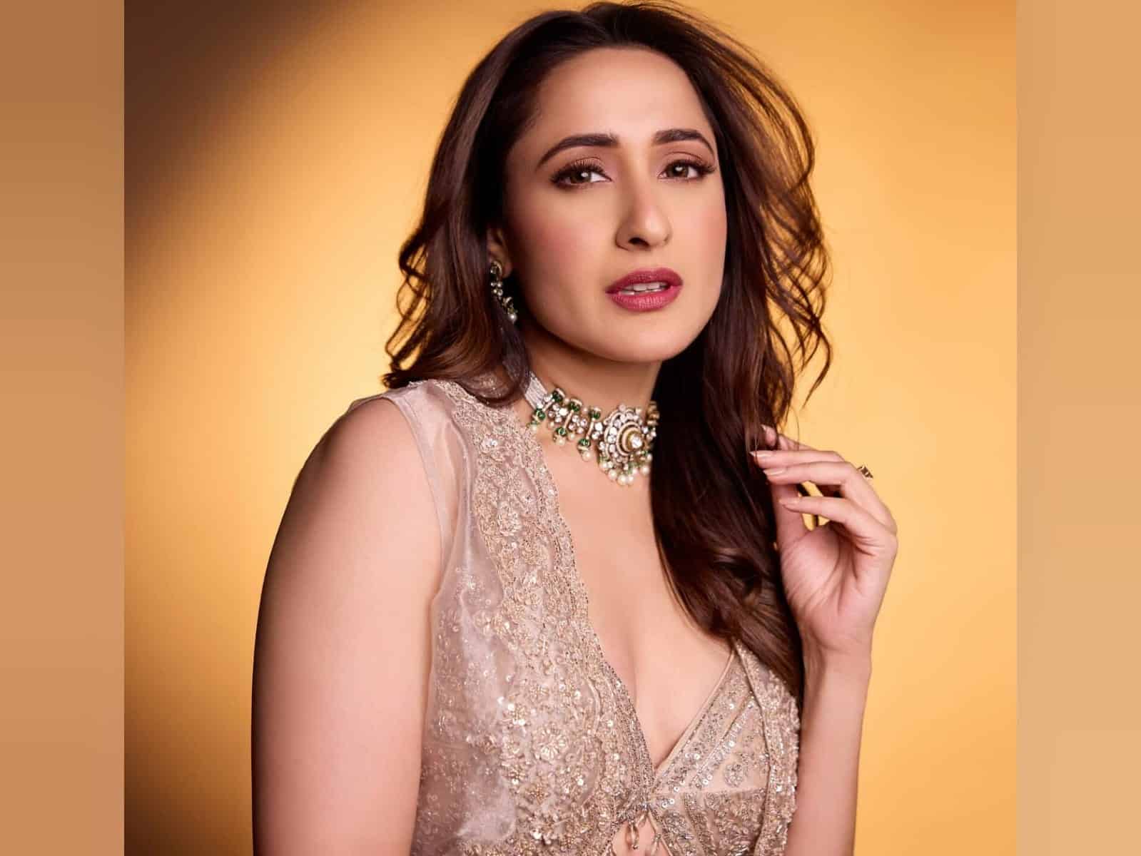 Pragya Jaiswal Sparkling Glam O’Clock!