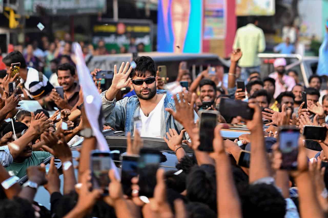 Ustaad Ram Pothineni Gets Famous Godavari Welcome