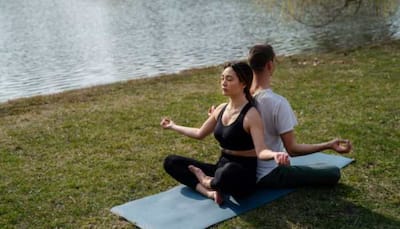 7 Effective Yoga Poses To Relieve Bloating And Improve Digestion