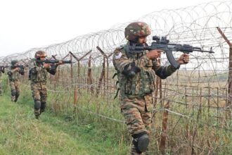 Indian Army personnel keep vigil at the LoC | Photo: ANI