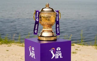 1741356634076_fotojet-2025-03-07t194011 IPL Trophy
