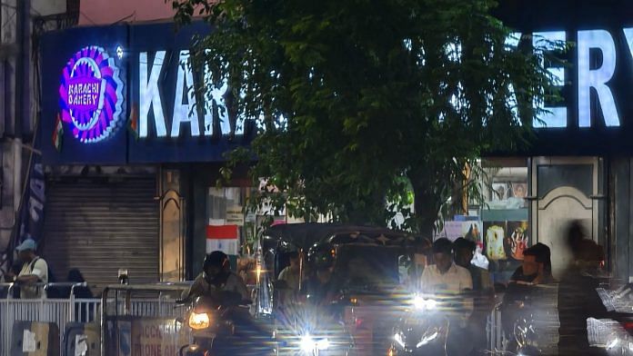 Protest outside Karachi Bakery Hyderabad during India Pakistan tensions