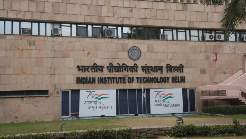 IIT delhi on lothal trench collapse