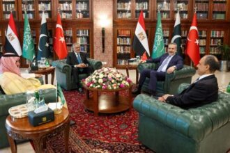 Foreign Ministers Badr Abdelatty of Egypt, Prince Faisal bin Farhan Al Saud of Saudi Arabia, Ishaq Dar of Pakistan and Hakan Fidan of Turkey meet to discuss regional de-escalation, amid the U.S.-Israel conflict with Iran, in Islamabad, Pakistan, March 29, 2026. | Muammer Tan/Turkish Foreign MinistryHandout via REUTERS