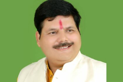 The BJP legislator staged a dharna against his own government along with supporters, before eventually calling off the protest.
