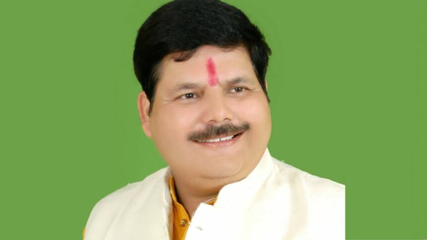 The BJP legislator staged a dharna against his own government along with supporters, before eventually calling off the protest.