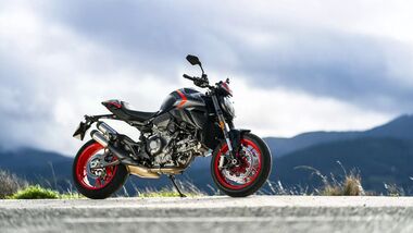 Ducati Monster has been finding a strong footprint in India, along with its other siblings such as Panigale V4, Streetfighter V4, etc.