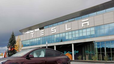 Tesla announced on Friday that the Dutch authority, RDW, is currently evaluating its application for the FSD platform and is scheduled to provide certification in the Netherlands near April 10.