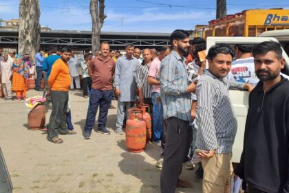 odisha LPG crisis, LPG crisis forces Odisha migrants to return home, LPG crisis forces surat migrants to return home, Odisha migrants, Odisha migrants LPG crisis, Indian express news, current affairs