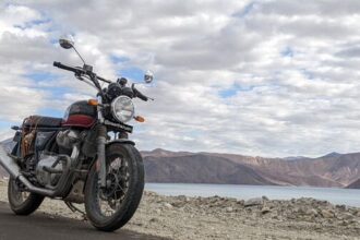 Royal Enfield Interceptor 650 is the brand's flagship mid-capacity roadster that blends 1960s-inspired British design with modern engineering.