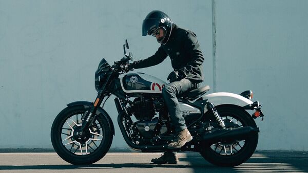 Royal Enfield offers a wide range of genuine accessories for the Royal Enfield Shotgun 650.