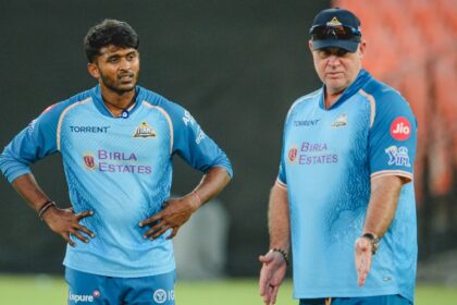Sai Sudharsan with Gujarat Titans batting coach Matthew Hayden. (Gujarat Titans)