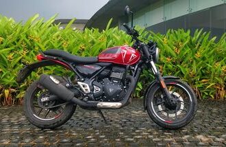 Triumph Speed T4 is the most affordable motorcycle from the British two-wheeler manufacturer in India.