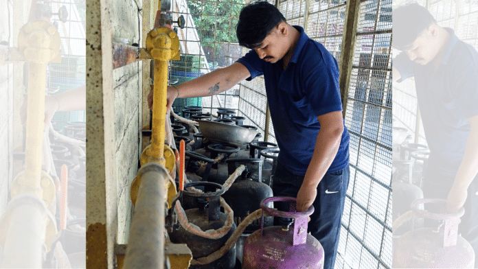 Representational image. | Commercial LPG cylinder crisis has affected operations of restaurants across country. | ANI
