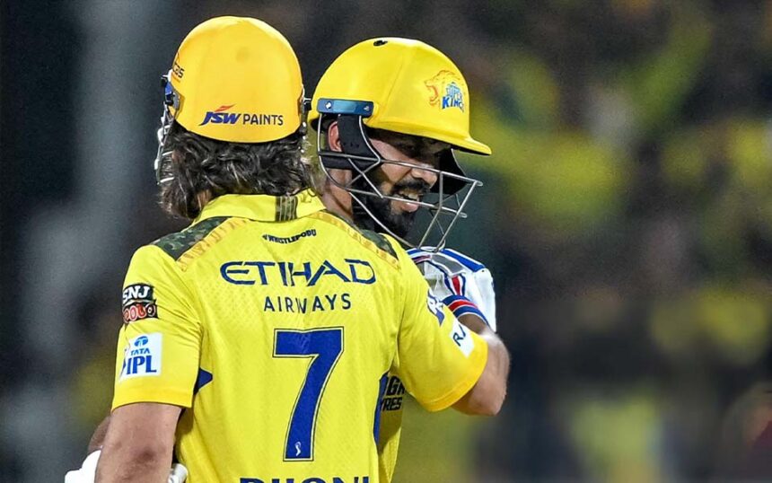 MS Dhoni and Ruturaj Gaikwad