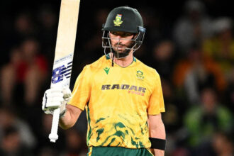 Gujarat Titans sign Connor Esterhuizen as a replacement for Tom Banton