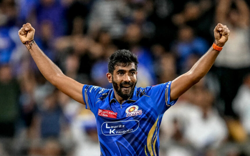 Mumbai Indians need more support from bowling attack to make a comeback: Sanjay Bangar