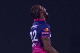 [WATCH] Jofra Archer reacts in angst as Travis Head escapes golden duck courtesy of Dhruv Jurel's dropped catch
