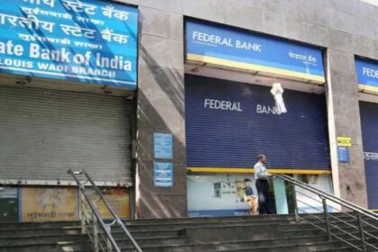 Bank Holiday Today, January 23: Are banks open or closed for Saraswati Puja? Check the full city-wise operational status as per RBI guidelines.