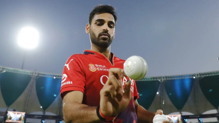 Bhuvneshwar is the most prolific bowler in IPL Powerplays (88 wickets), with an economy rate of 6.58 to boot. (BCCI Photo)