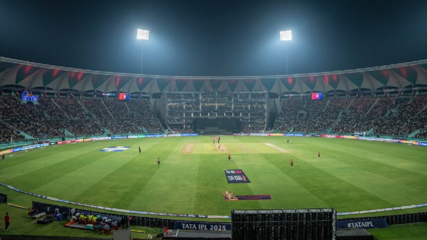 LSG vs DC IPL Ekana Stadium Pitch weather