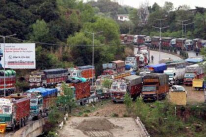 According to traffic police officials, movement of vehicles on both the Jammu and Kashmir sides was suspended, as clearing the landslides will take time.