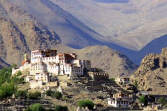Ladakh power privatisation plan has drawn opposition from Leh and Kargil groups, who warn of job losses, rising tariffs and risks to national security. (Image via Wikimedia Commons)