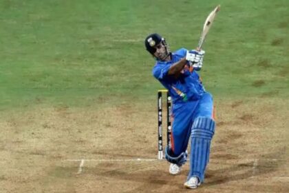 MS Dhoni with the winning runs as India defeated Sri Lanka to lift 2011 World Cup in Mumbai. (FILE)