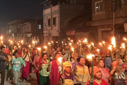 For two consecutive nights in the capital Imphal, massive rallies with hundreds of protesters carrying torches have been carried out in defiance of the night curfew
