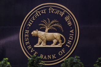 RBI proposes delay for high-value transfers (Reuters Photo/File)