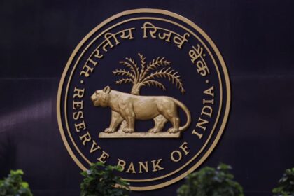 RBI proposes delay for high-value transfers (Reuters Photo/File)