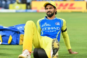 Chennai super Kings black armbands