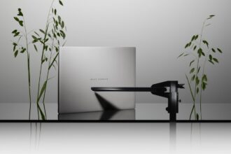 Thin-and-light laptops prioritise portability and everyday usability, making them ideal for professionals, students, and users on the move. (Image: Asus)