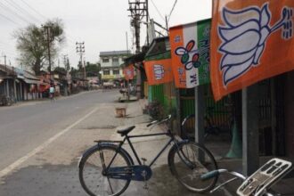 Trinamool Congress and Bharatiya Janata Party flags on display in West Bengal | Moushumi Das Gupta | ThePrint File Photo