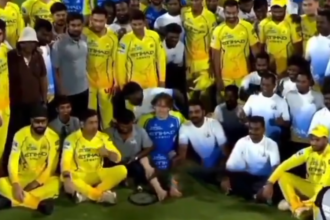 [WATCH] IPL 2026: MS Dhoni sits beside ground staff during CSK team photo