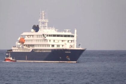 cruise ship