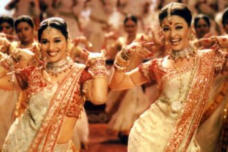 Madhuri Dixit performing in Dola Re Dola sequence with Aishwarya Rai