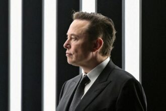 Elon Musk at court in Oakland, testified about OpenAI’s origins, its shift toward profit, and the future risks of artificial intelligence.