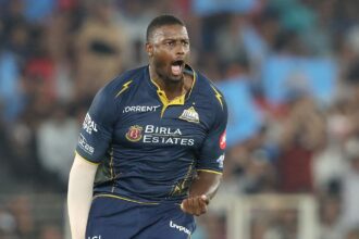 In the four matches that Holder has played thus far in the 2026 IPL, he has taken seven wickets and boasts an economy of 6.94. (BCCI/Creimas Photo)
