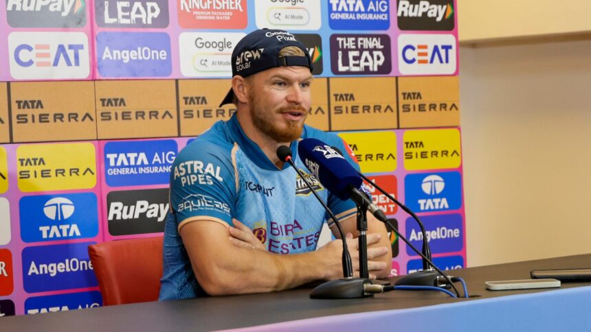 Glenn Phillips slammed a reporter's question on GT's mentality after RCB scored 254 in Dharamsala. (CREIMAS)