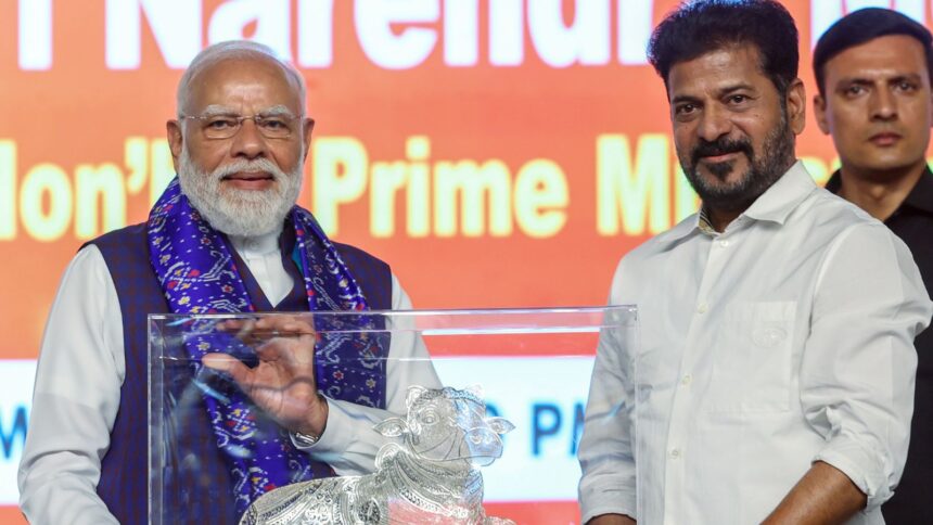 In his speech held at HICC in Hyderabad, he said that Telangana greatly benefited from central government projects and that the state would develop along with the country.